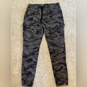 Brooklyn Cloth Men’s Grey Camo Joggers